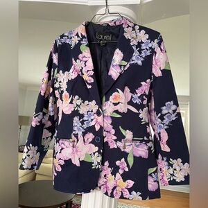 Laurel by Escada women’s blue Floral print, cotton. Long sleeve Blazer size 42